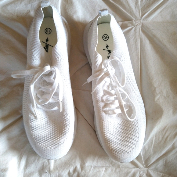 White Sneakers - Picture 1 of 5